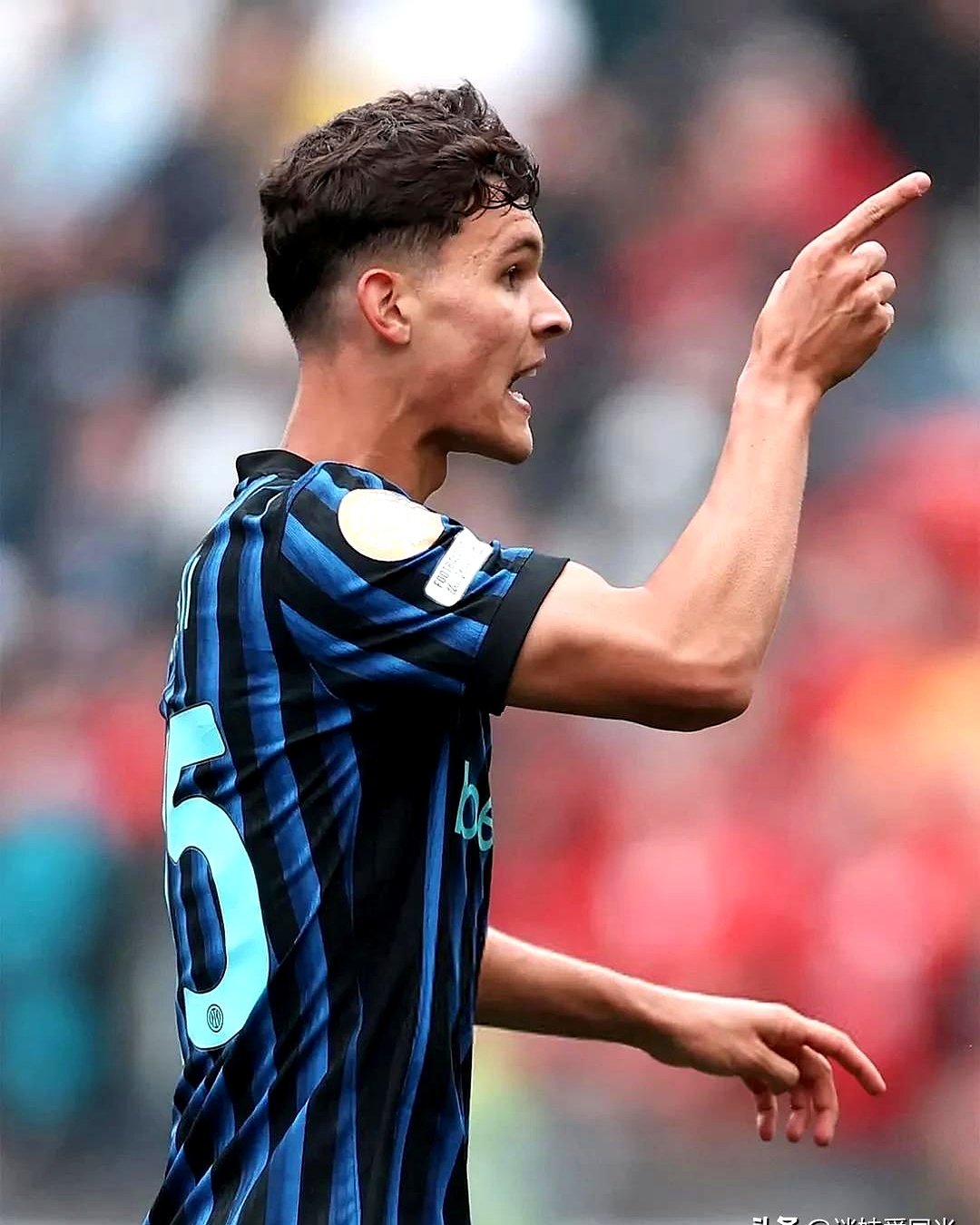 星空体育 -包含今晚国际米兰主帅复盘——欧联节点到来；引发热议；团队化学反应显著的词条